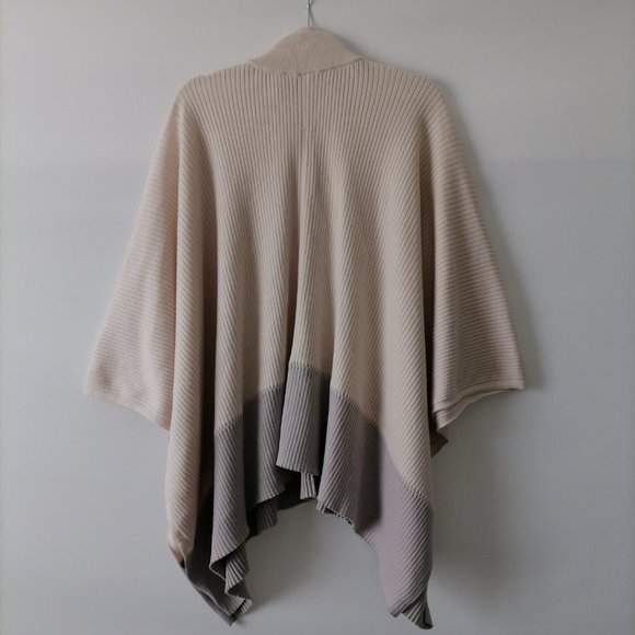 Lululemon Womens Ivory Short Sleeve Mock Neck 1/4 Zip Poncho Sweater Size OS - Picture 5 of 8